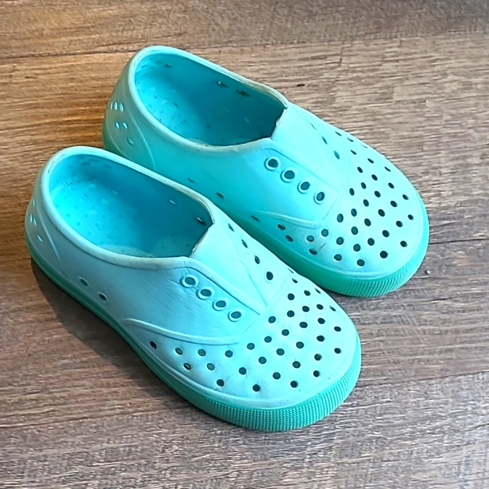 Kids Aqua Slip-On Shoes water shoes size 7